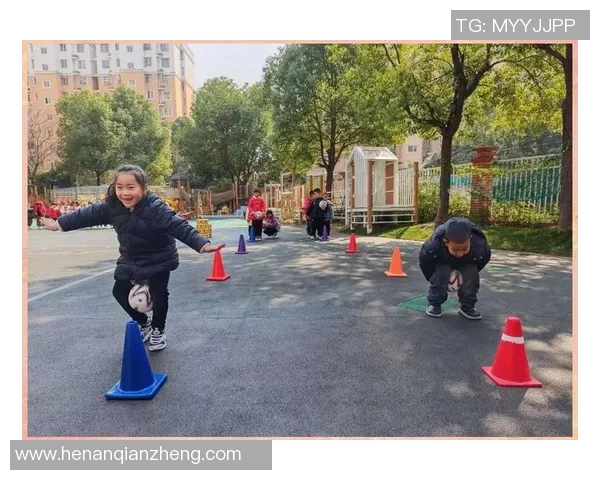 足球滑梯视频带你领略趣味运动的乐趣与挑战，尽享欢乐时光与精彩瞬间